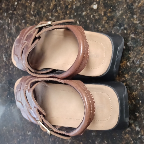 Buy 2prs🥿/$15.00 - Women's Lands' End Brown Open-toe Woven Sandals - sz 9 Med. - Picture 7 of 11